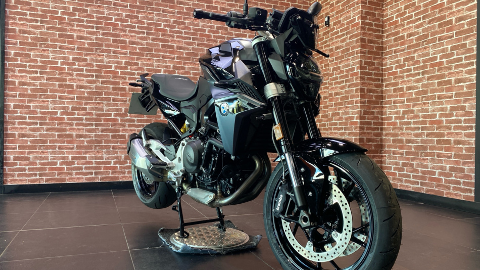 BMW F900 R